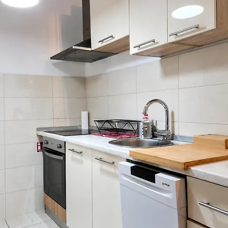 Luxury Nuneni Апартаменти *